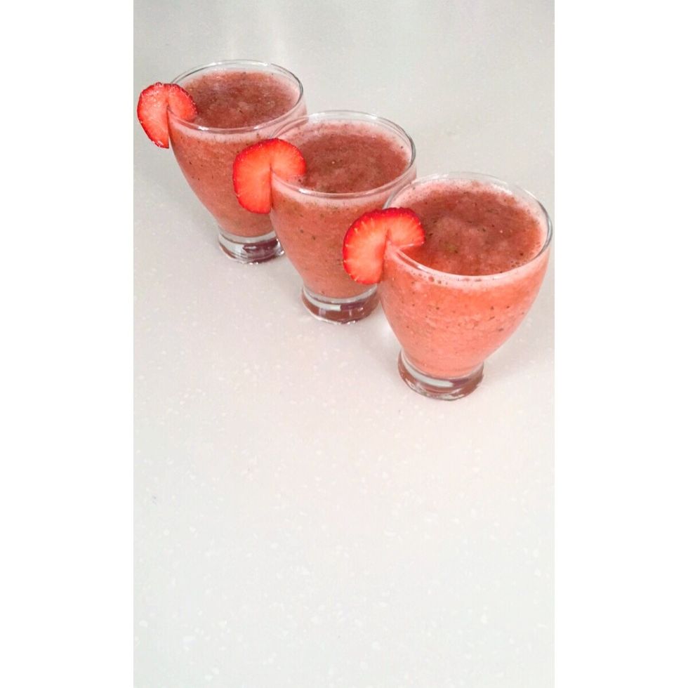 Pour & serve! I sliced a strawberry just to make it look more fancy \ud83d\ude0f