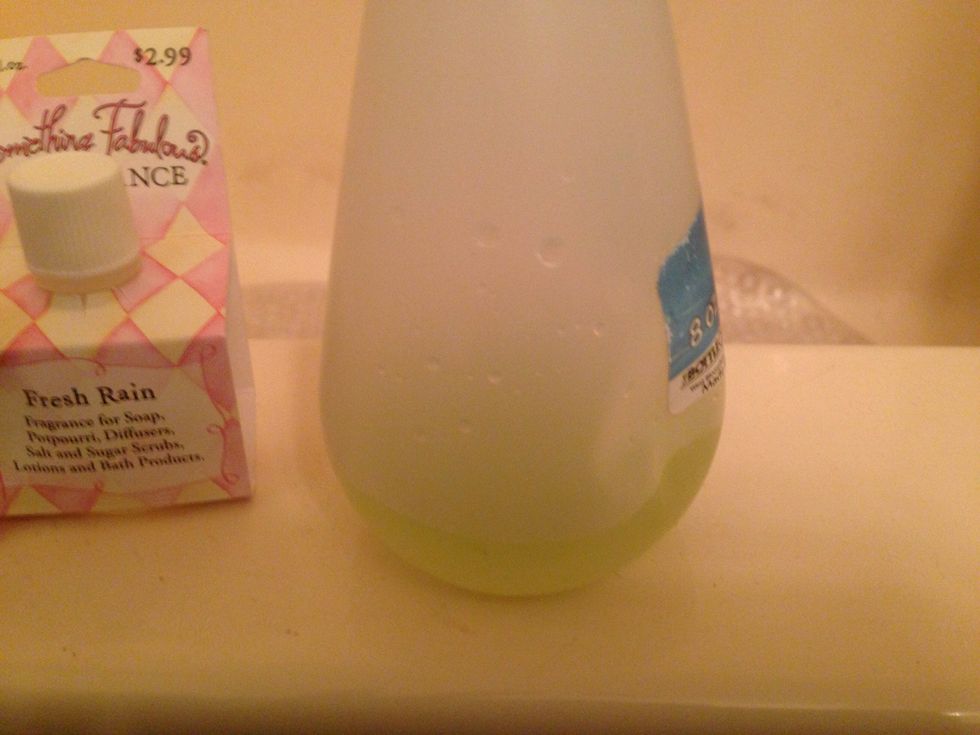 Pour some aloe vera juice into your spray bottle. The amount used is up to you and the size of the spray bottle you have