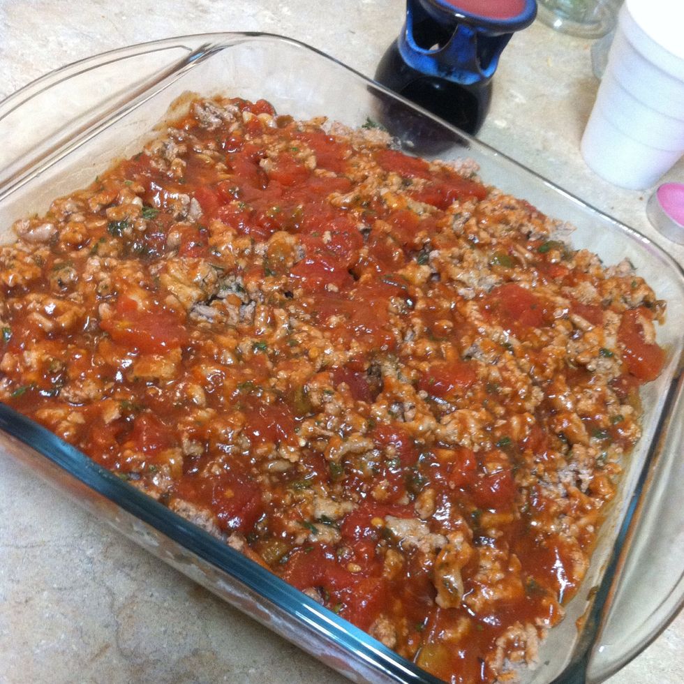 Pour some man-which sauce on top of cooked noodles in pan and put meat in pan and layer it with the rest of your man-which sauce.