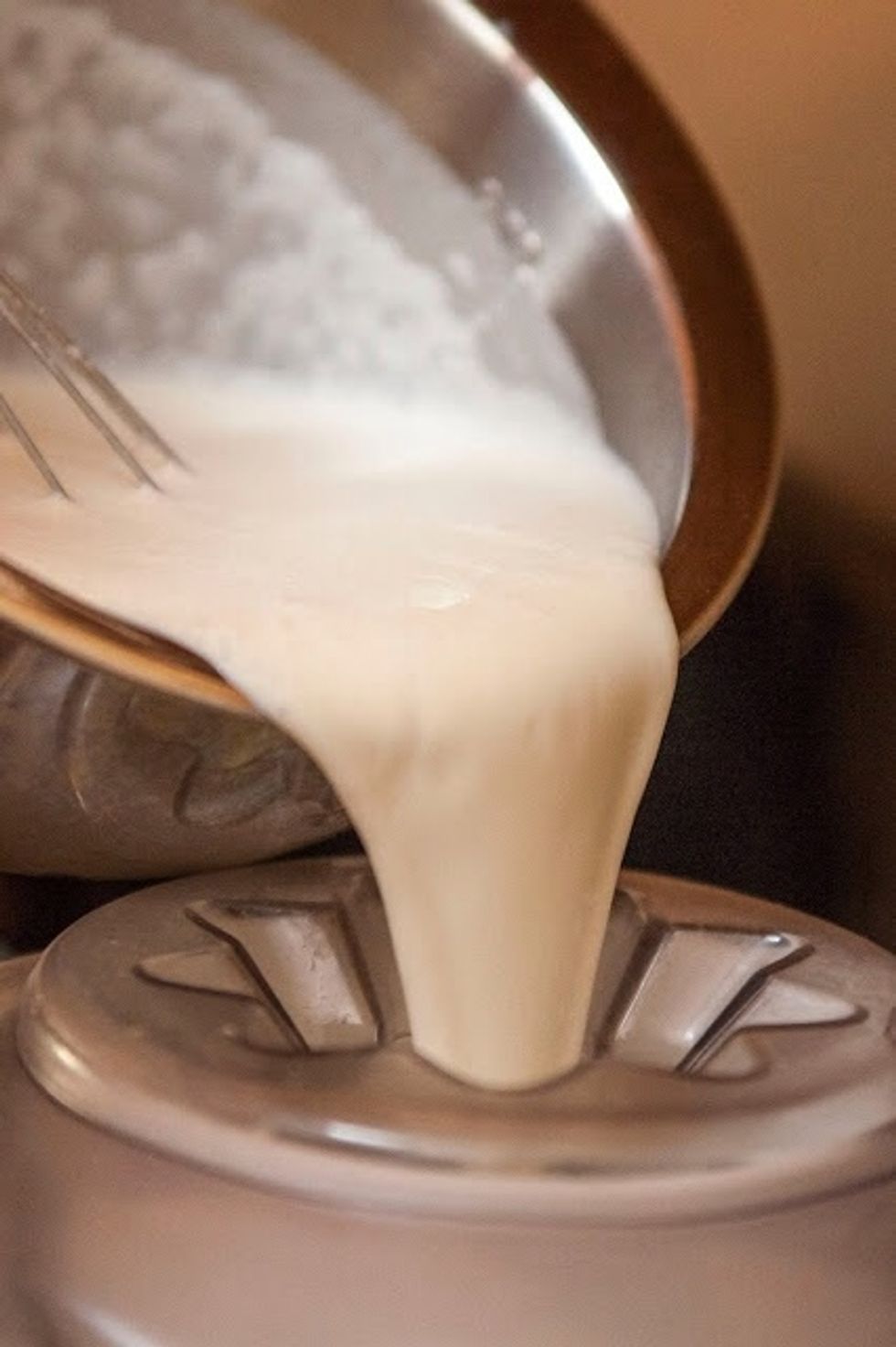 Pour the buttermilk, sugar, and vanilla into an ice cream machine.