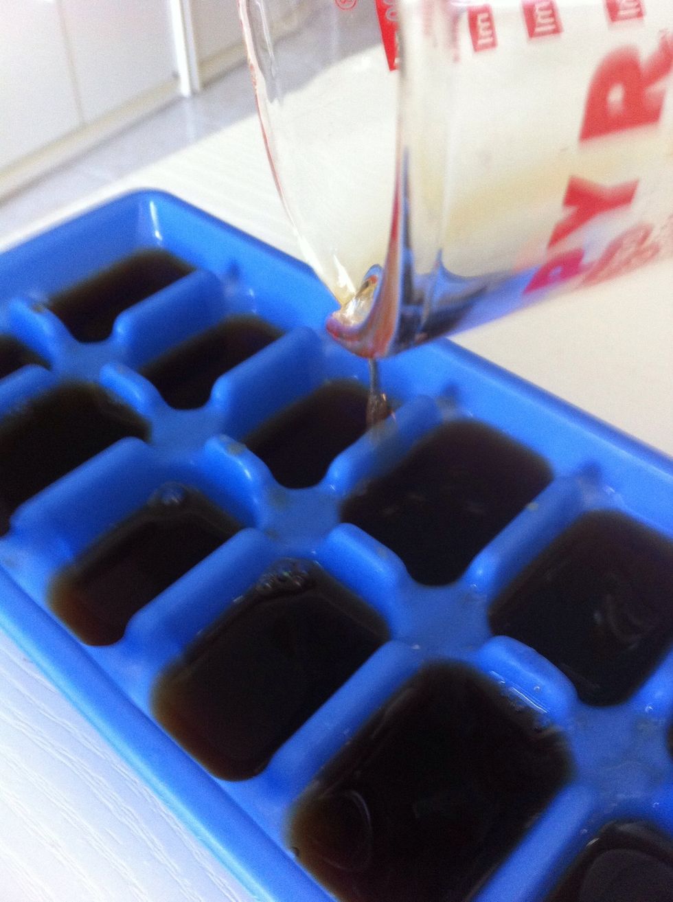 Pour the coffee into an icecube tray \u2615\u2744