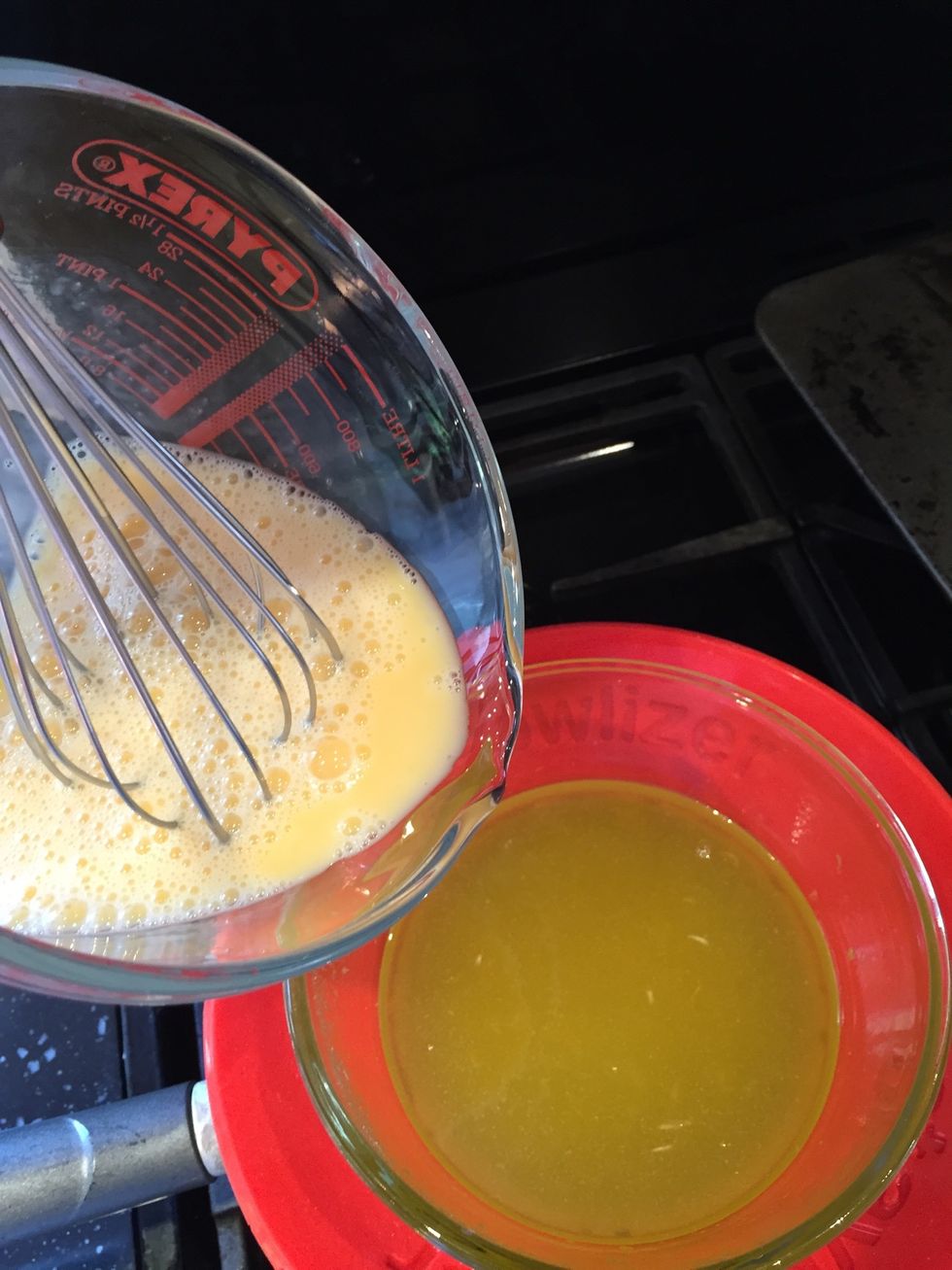 Pour the egg into the lemon mixture - stirring all the time