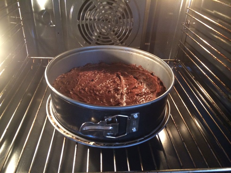 Pour the finished batter into the lined springform. Bake in the oven for 35 minutes at the bottom region of the oven.