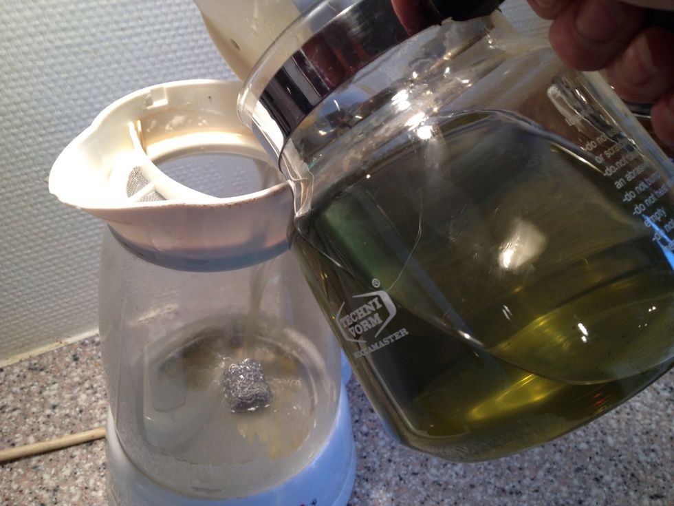 Pour the hot vinegar into your kettle and turn it on.