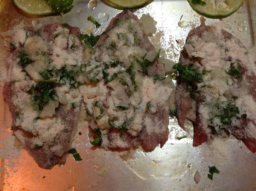Pour the lime juice and the corn flour over your fish!