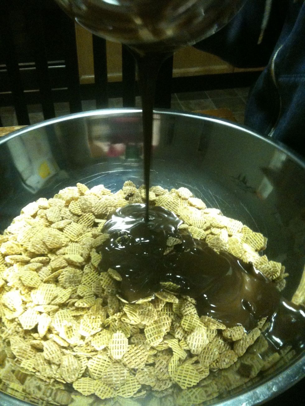 Pour the mixture onto the cereal.