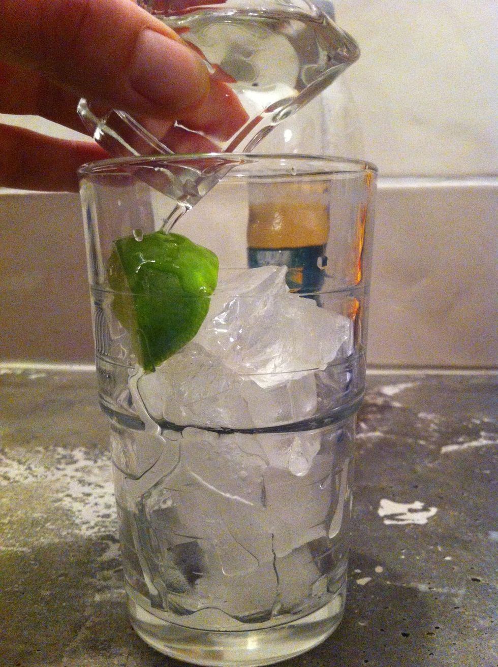 Pour the Skinos Mastiha over the ice