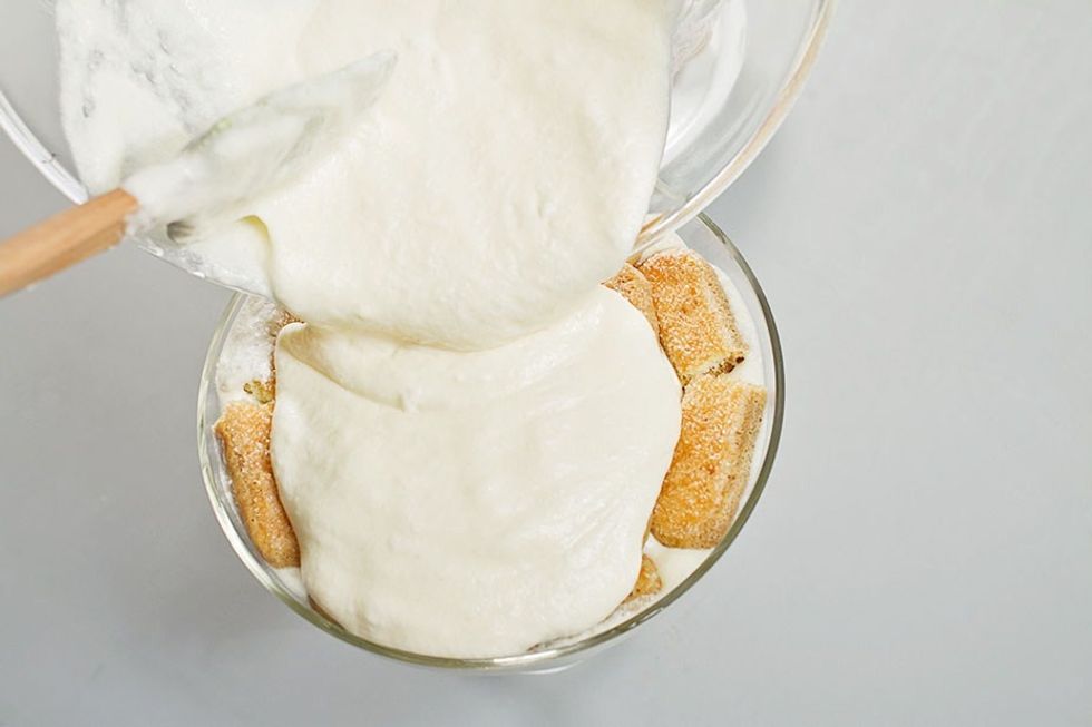 Pour the top layer of of cookies cream remaining.