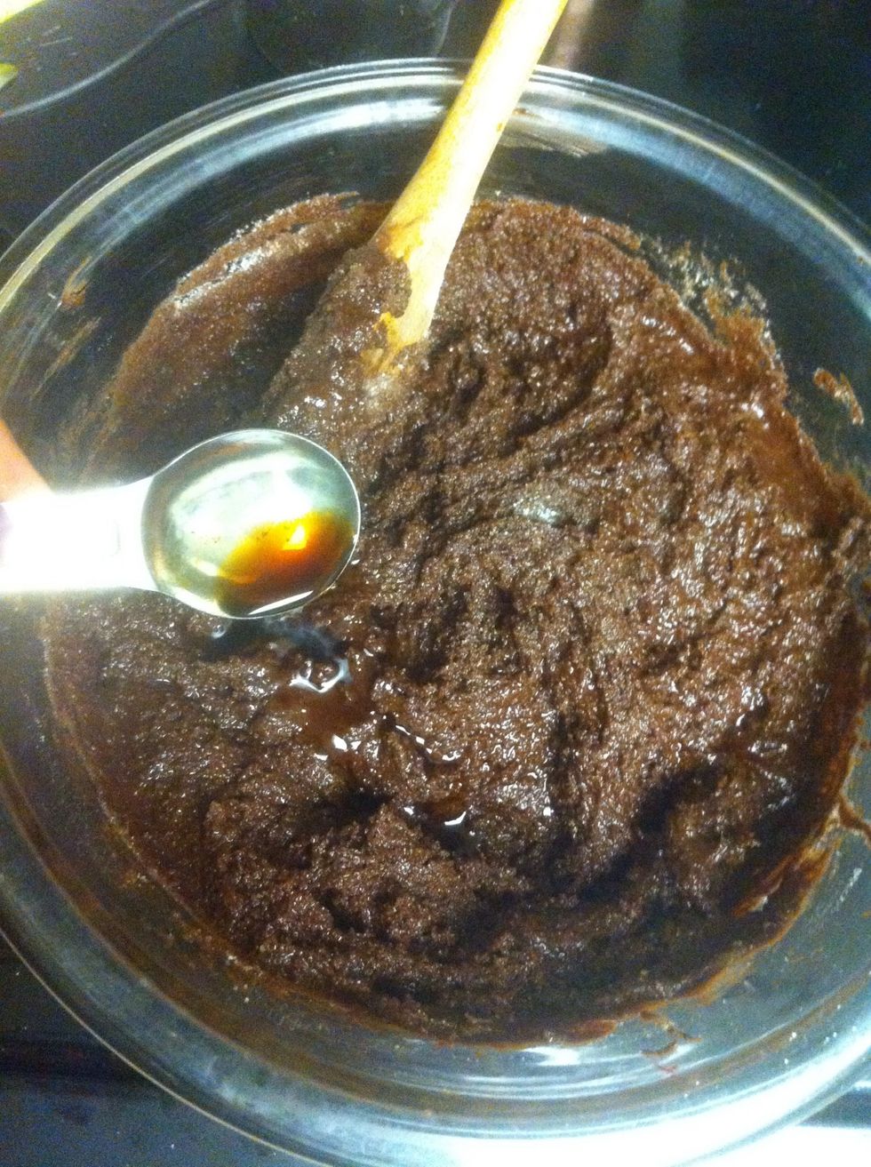 Pour the vanilla extract in and mix thoroughly.