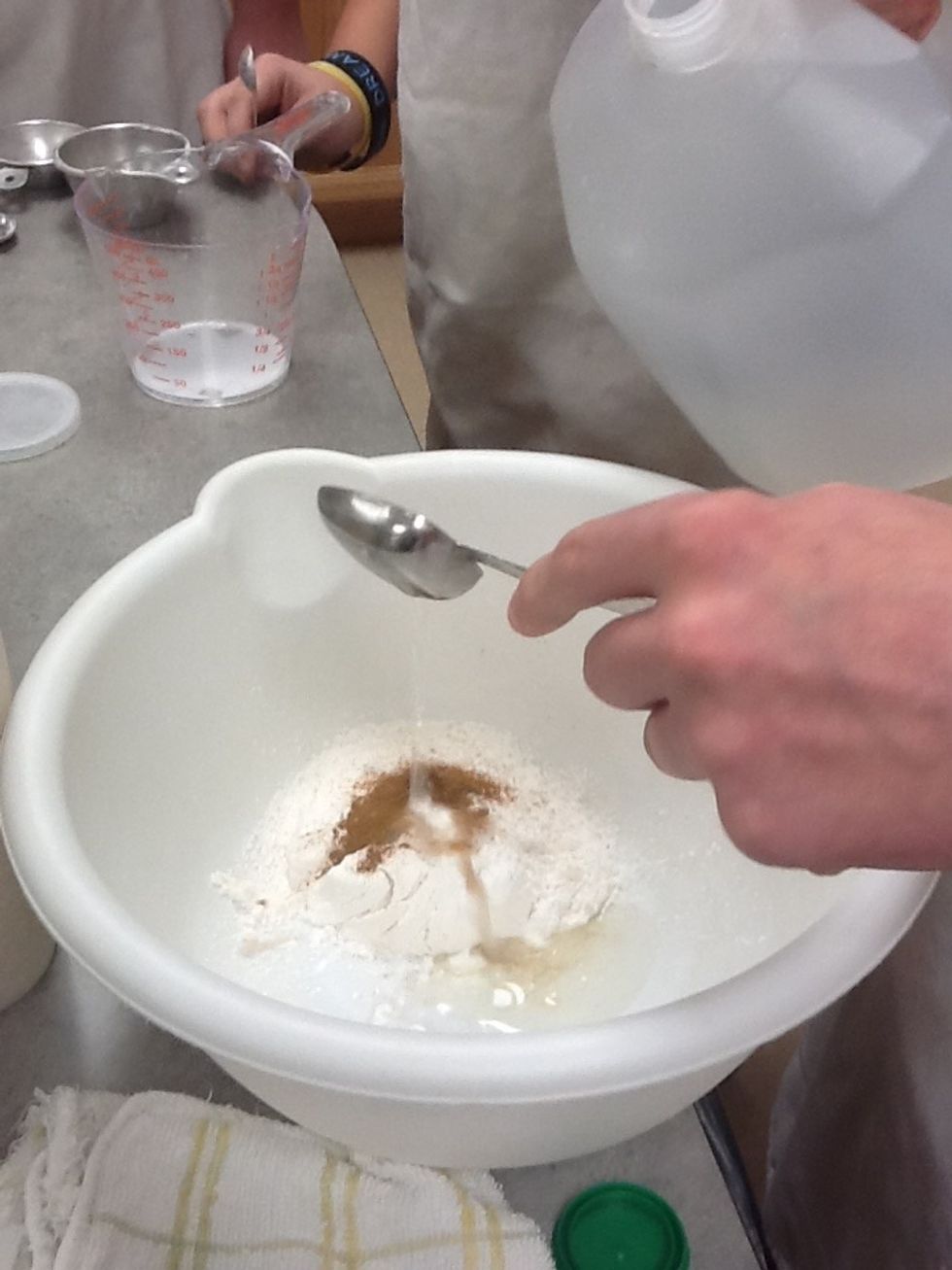 Pour the water into the bowl.