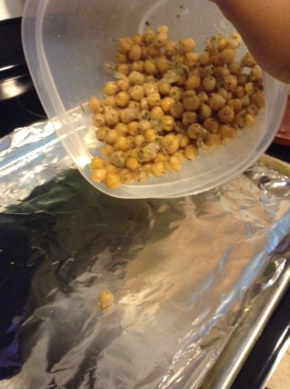 Pour you peas on your foiled pan.
