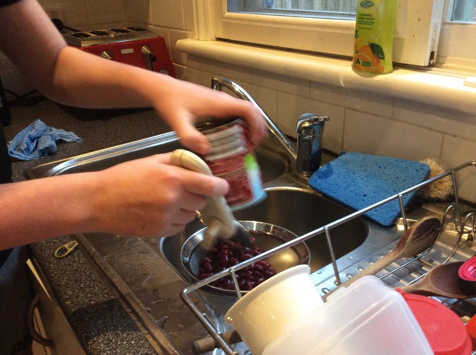 Pour your kidney beans into a sieve.