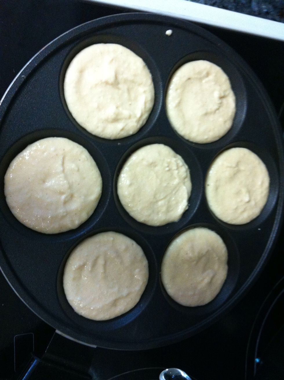Pout mixture in , cook for 1-2 minutes each side, flip when bubbles start to form