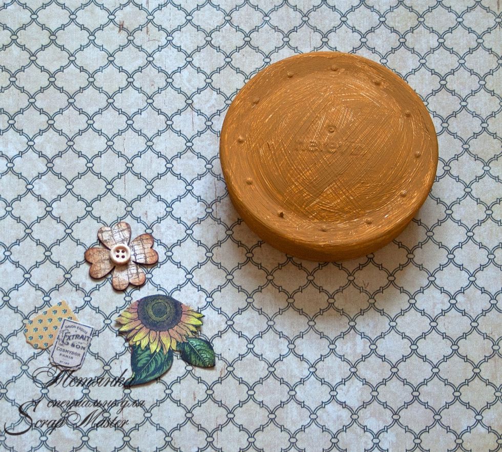 Prapare some flowers, chipboard, labels