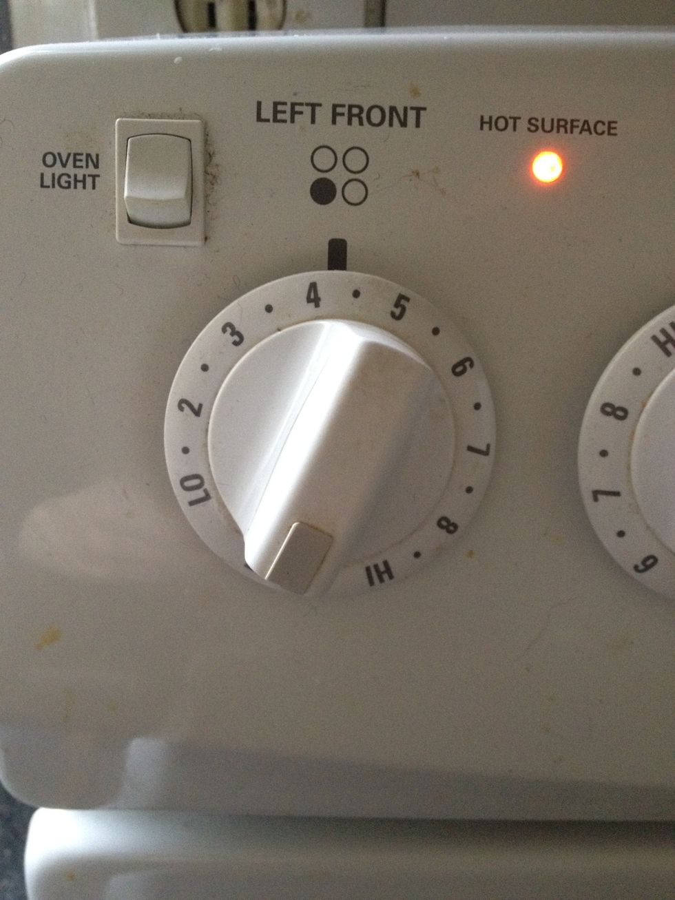 Pre-heat pan to 3 or 4