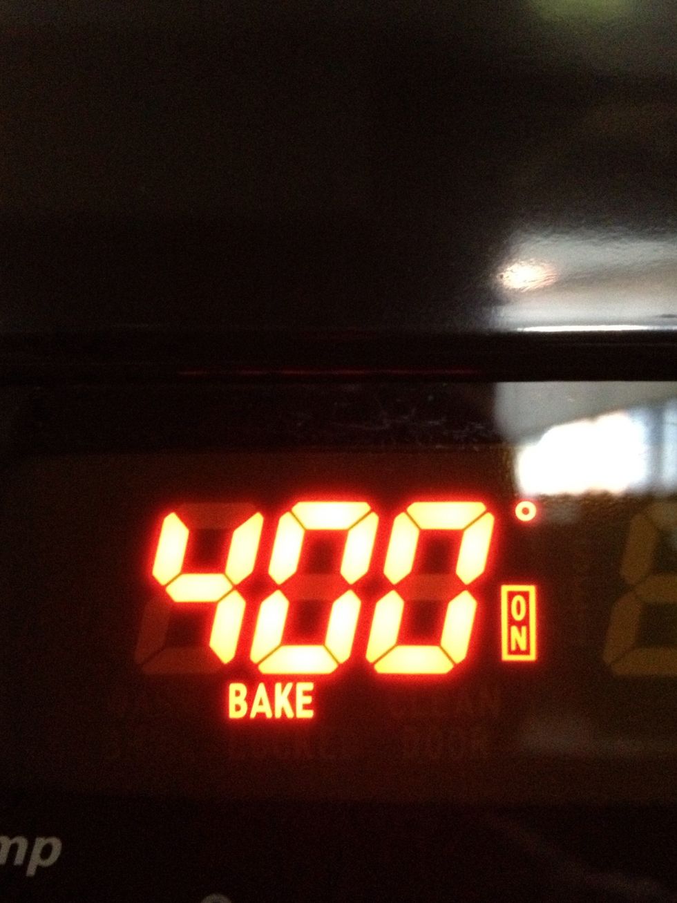 Preheat oven to 400 degrees. Have a medium roasting pan at hand.