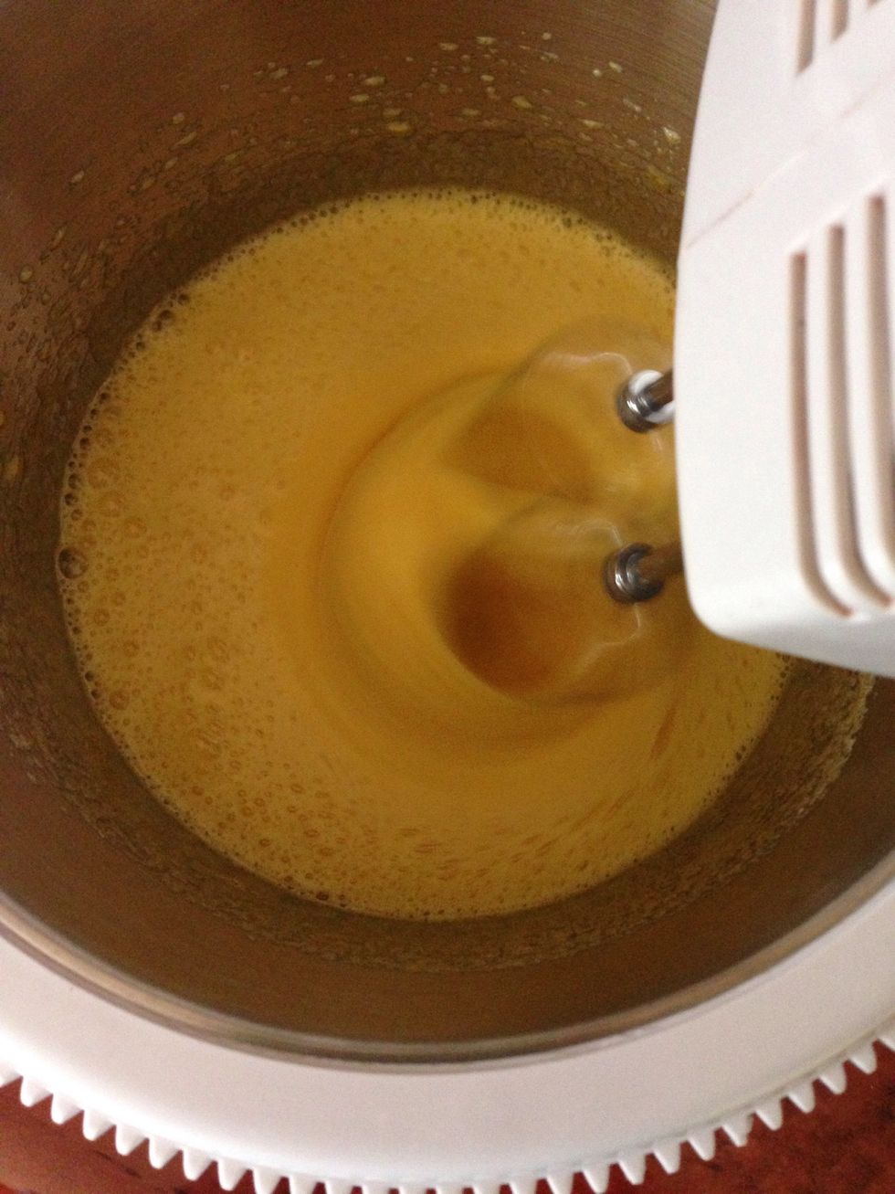 Preheat the oven 350F. First mix the eggs with the sugar