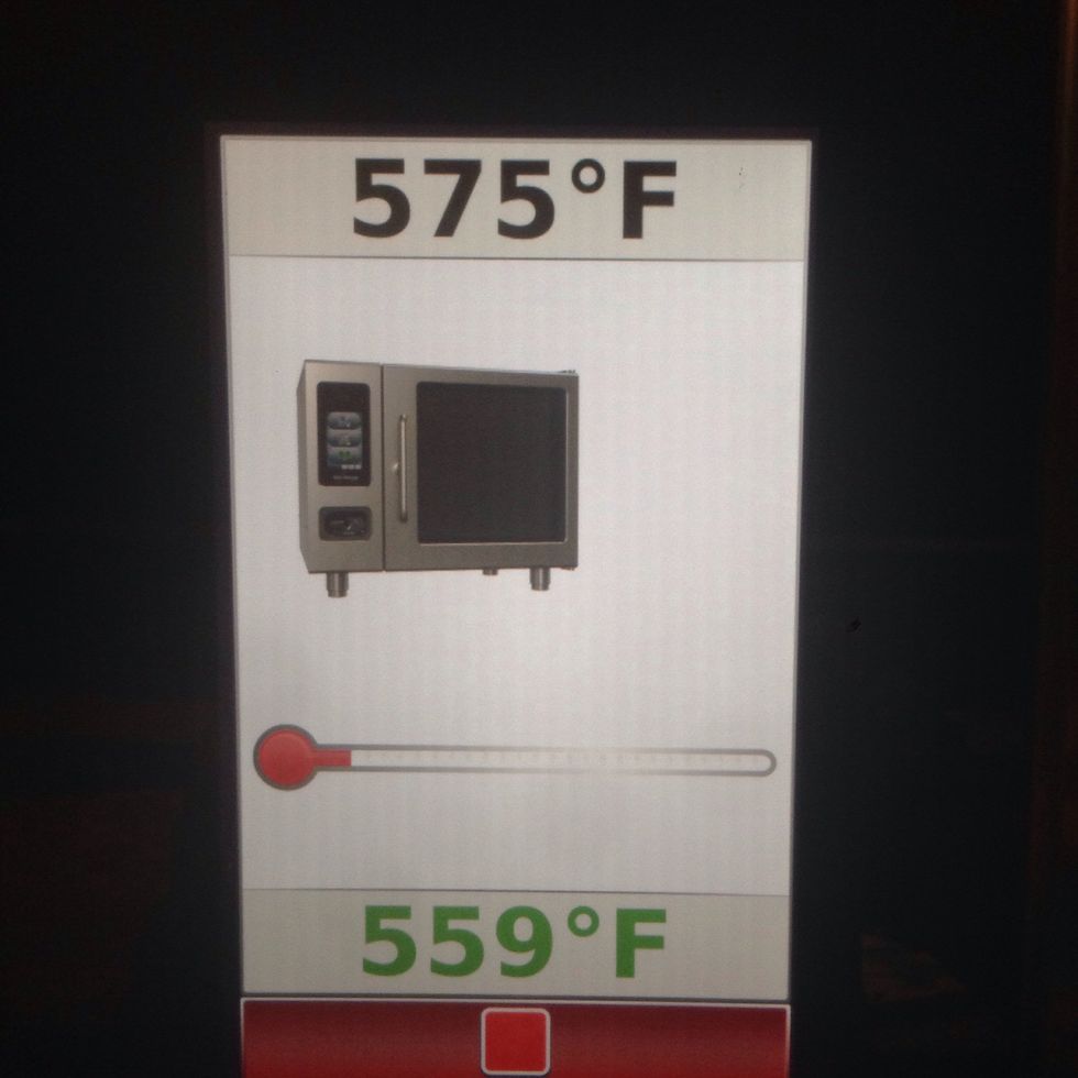 Preheat your Alto-Shaam CTProformance oven to 575f.