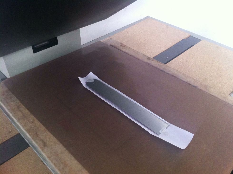 prense com o transfer sobre a base da prensa e com a r\u00e9gua voltada para cima - isso vou corrigir irregularidades