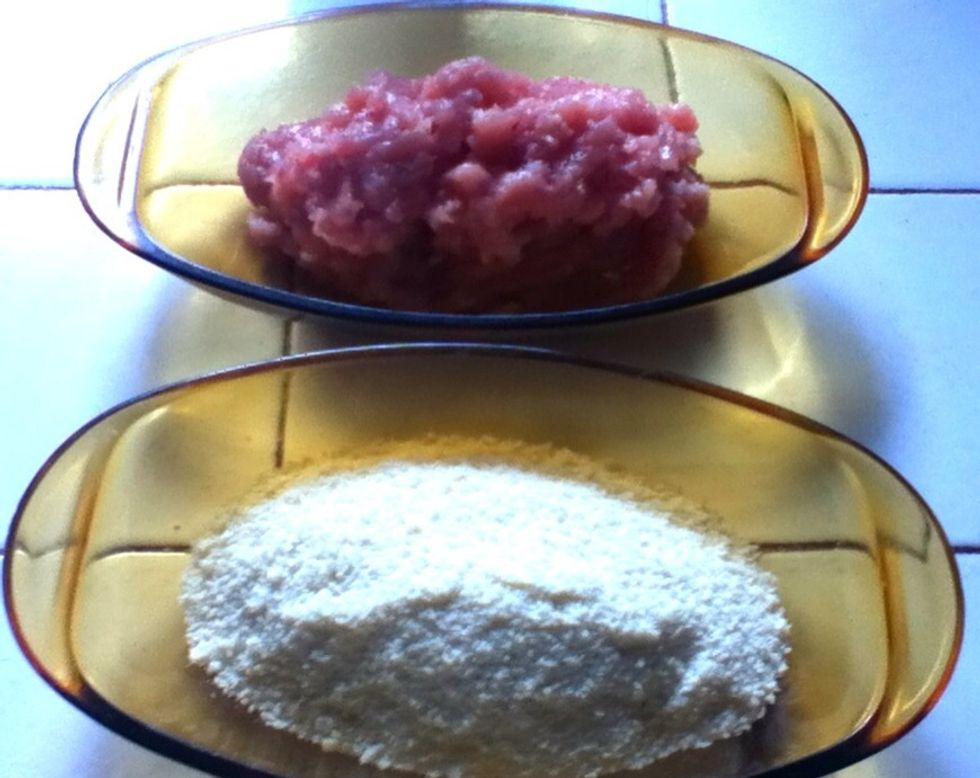 Prep 2 skinless chicken breast. Cut into small chunks. Use 3 tbsp of all purpose flour to glued the dough or you can use wheat germ. well the pic shows too much flour doesnt it :) sorry for that