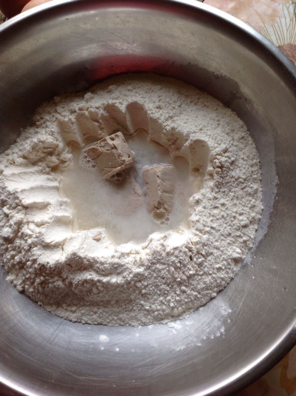 Prepare a dough similar to bread house !