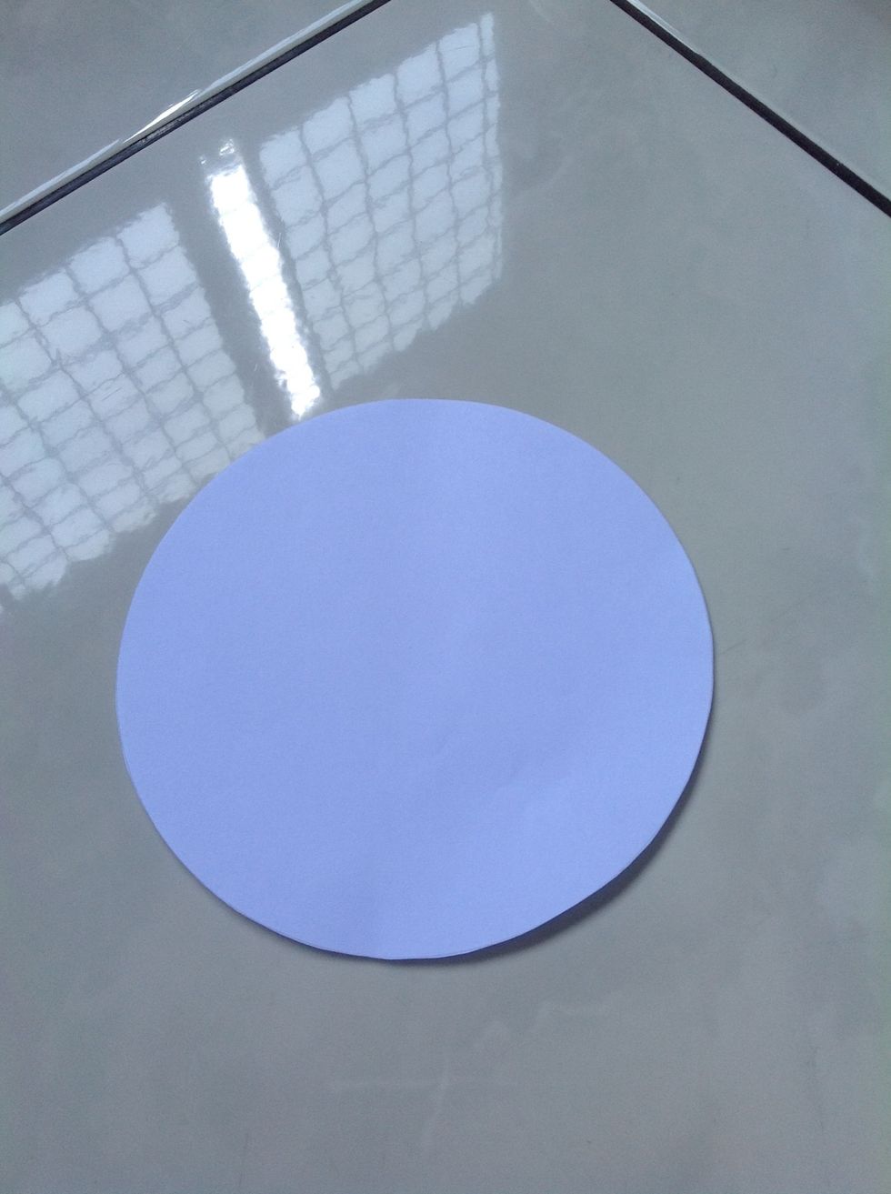 Prepare a round prayer paper