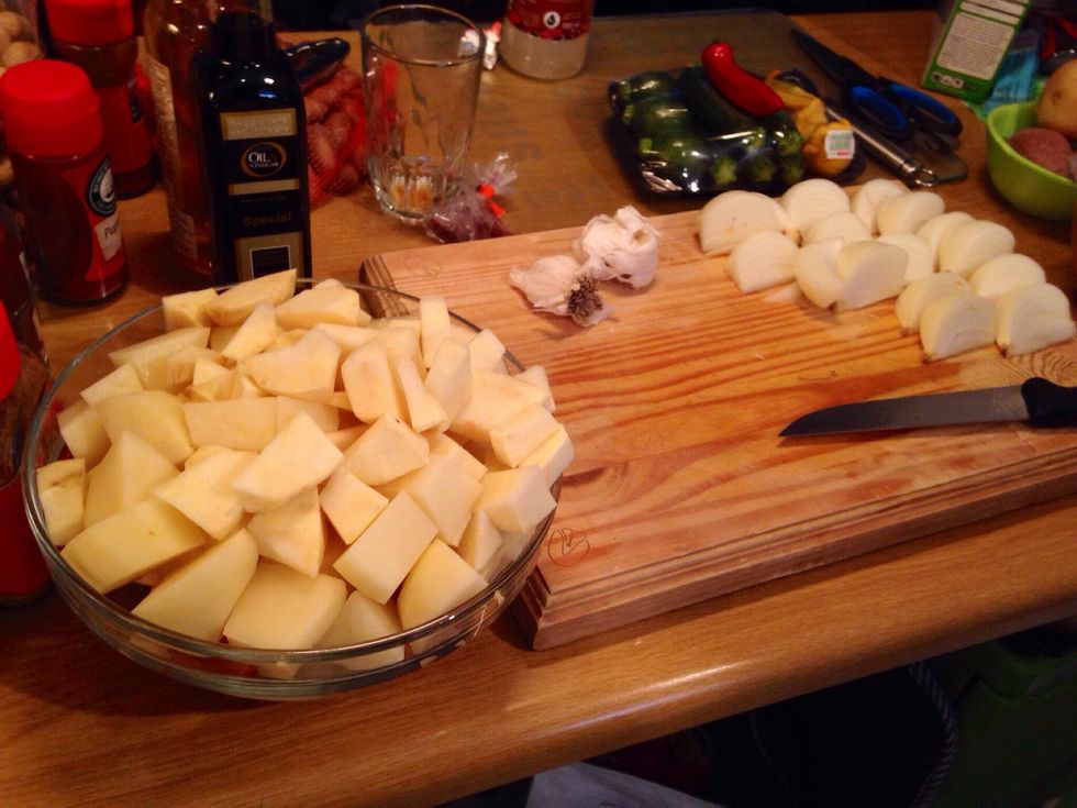 Prepare any additional vegetables you wish to add to the stew. Try to cut all vegetables approximately the same size.