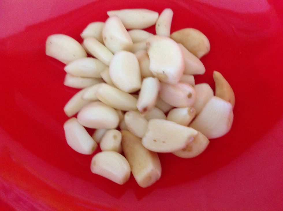 Prepare approximately 5 cloves of garlic. You may choose to add or reduce the amount depending on your likings