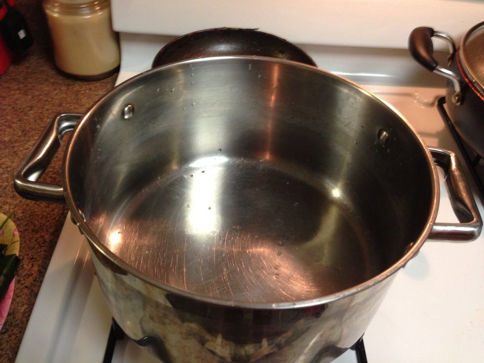 Prepare empty deep pan