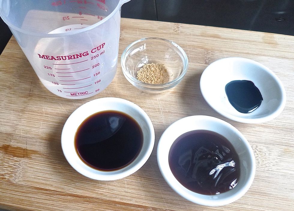 Prepare seasonings for the bean curd: oyster sauce, light soy sauce, dary soy sauce, chicken granules and water. Detail of ingredients is in supplies ( snapguide) or visit www.huangkitchen.com