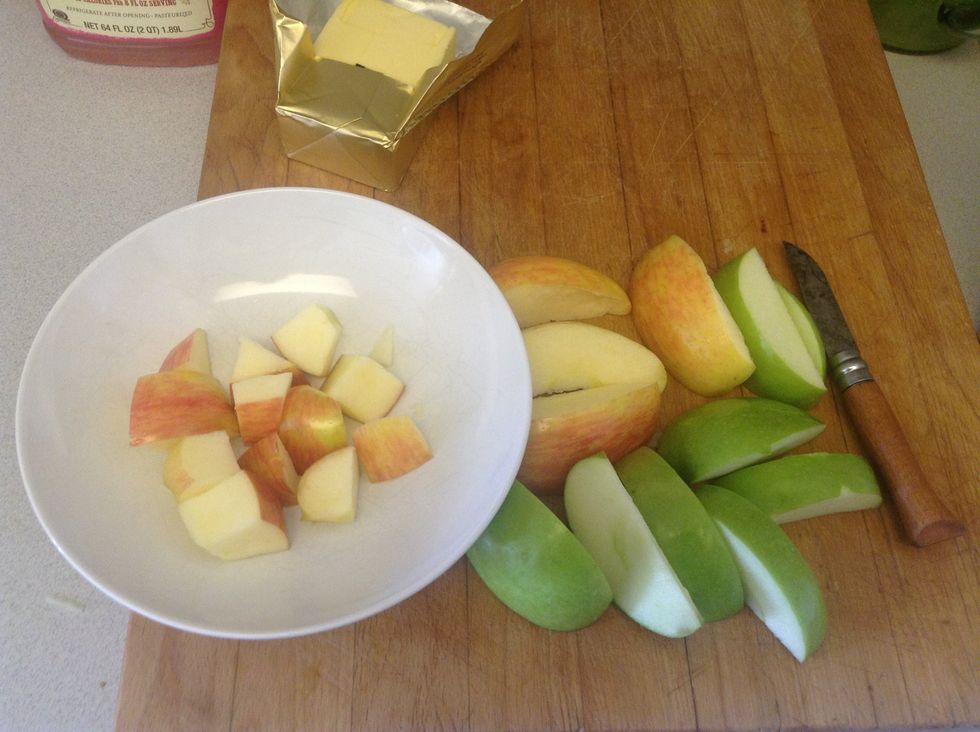 Prepare the apples, cut into pieces (leave the skin or not.. Up to you
