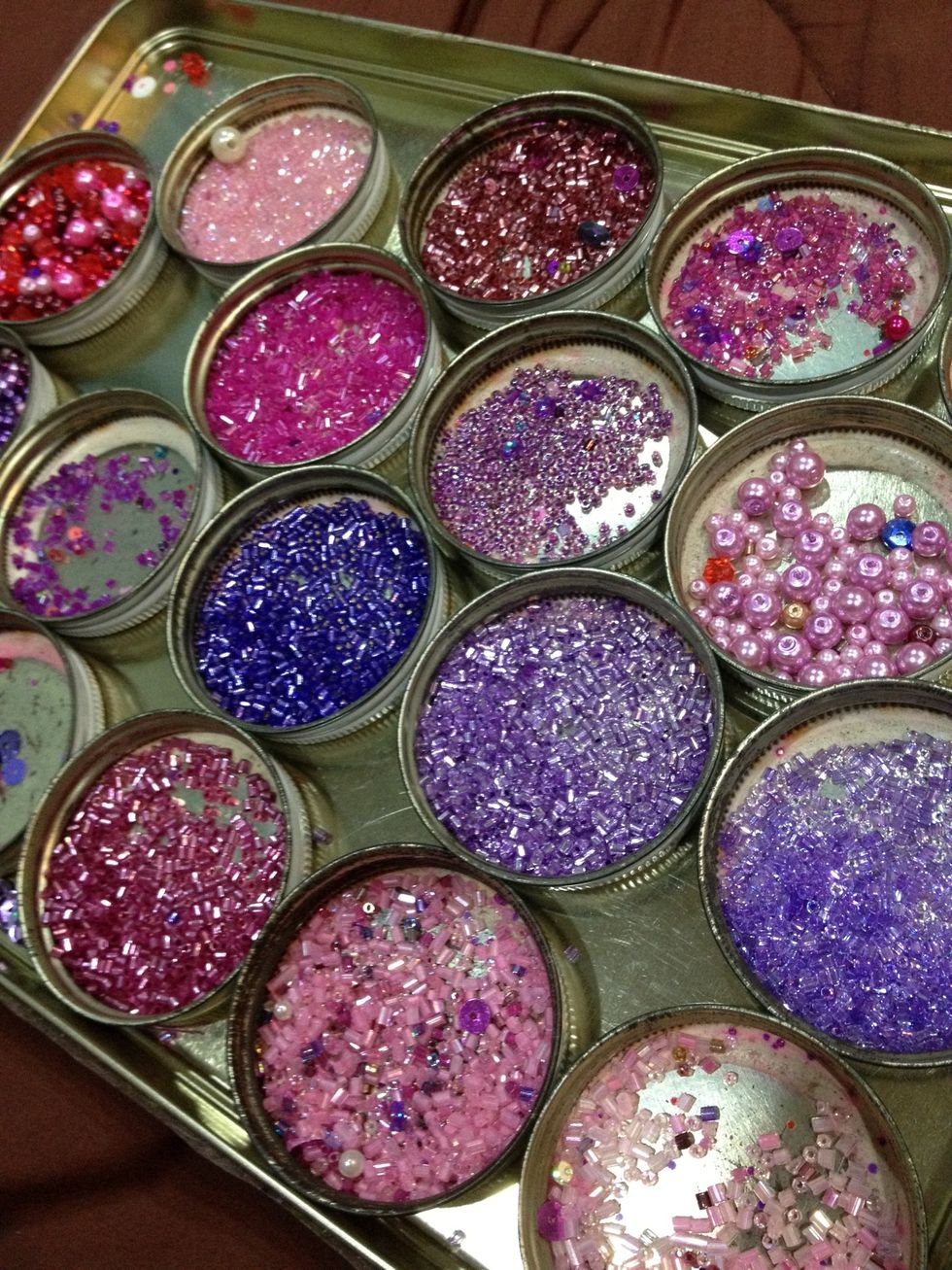 Prepare the beads Tips: choose the colors which match with the color of the dress