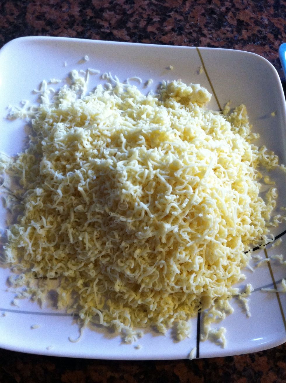 Prepare the cheese