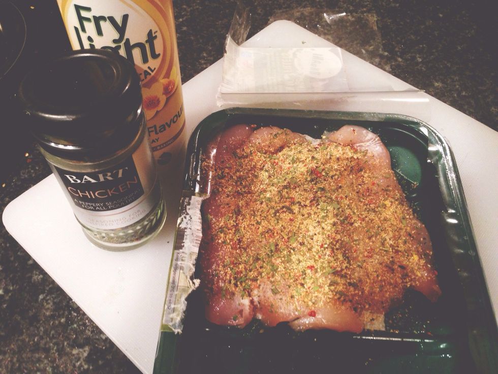 Prepare the chicken fillet(s). I used a chicken spice to make it more tasty. Put them on medium heat in a non stick pan with fry light until cooked through.