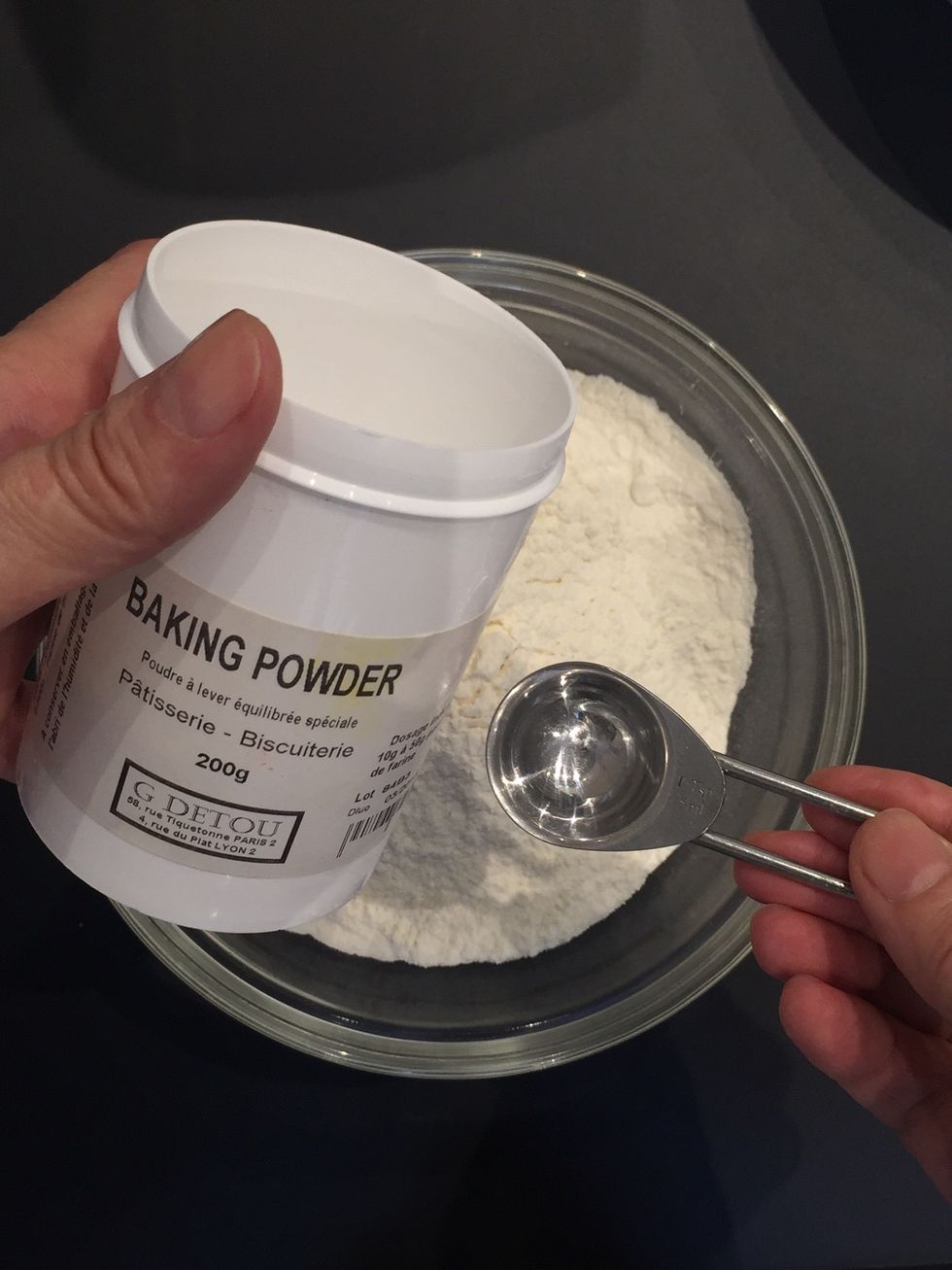 Prepare the dry ingredients: flour 240g +1 tsp baking powder