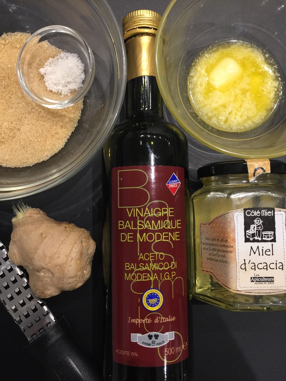 Prepare the glaze. mix all the ingredients.