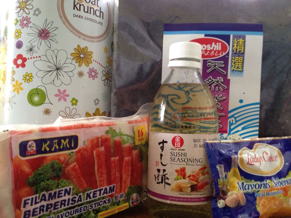 Prepare the ingredients, for Muslim make sure all the ingredients have the halal logo to make a halal sushi. No mirin here(it's an alcohol) - p.s: the oat krunch biscuit is not needed here lol