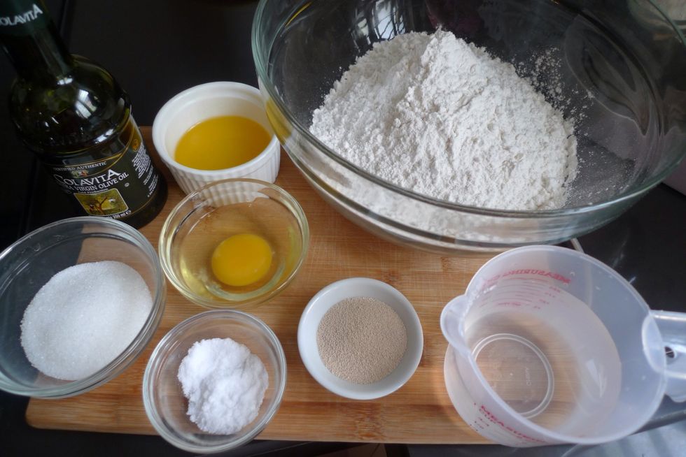 Prepare the ingredients needed to make hamburger and hotdog buns. Ingredients are in supplies of snapguide or please access www.huangkitchen.com/fresh-homemade-hamburger-hot-dog-buns for more details.