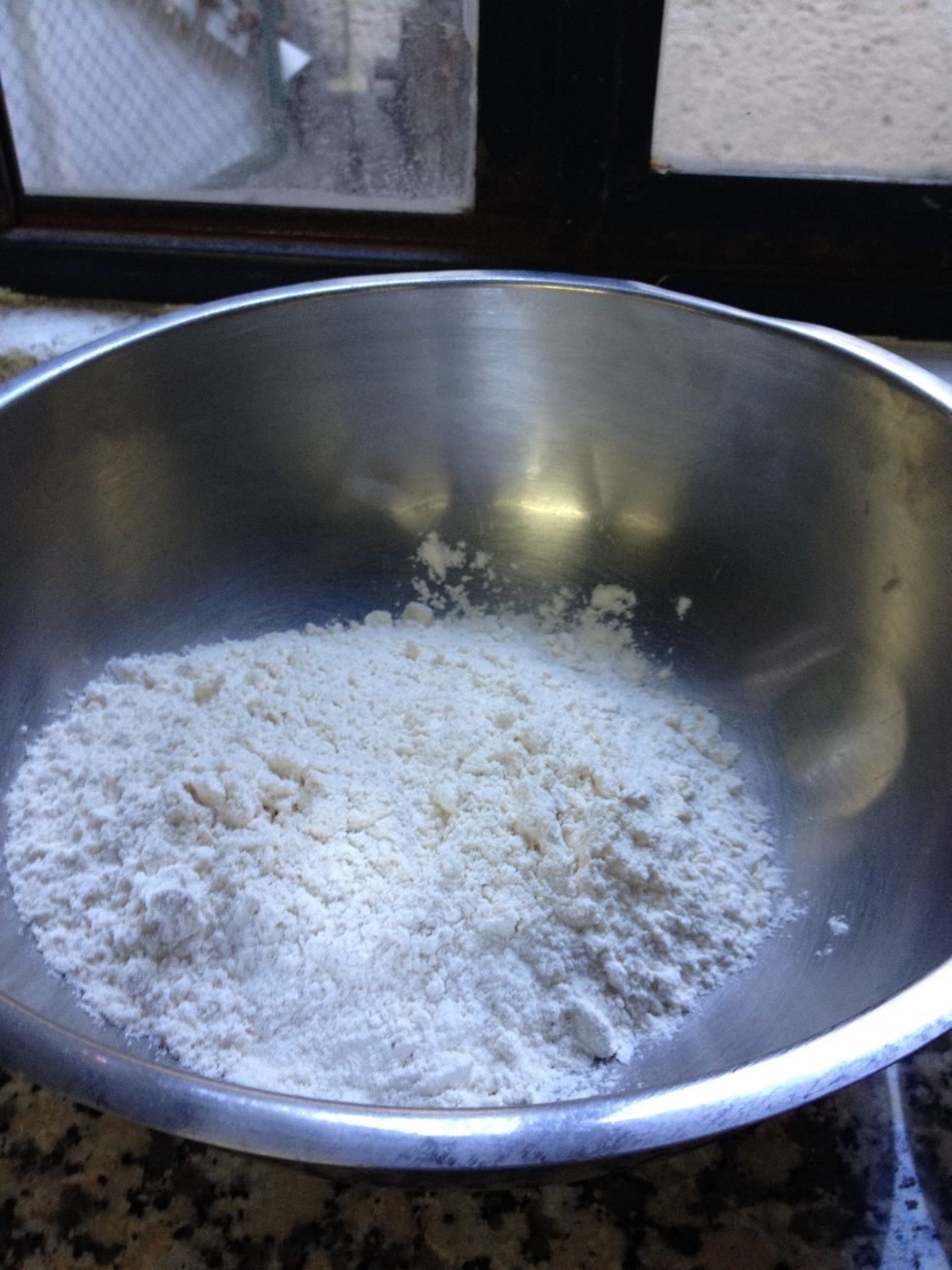 Prepare the Mise en Place ( put in a container each of the ingredients with the already mentioned measures)