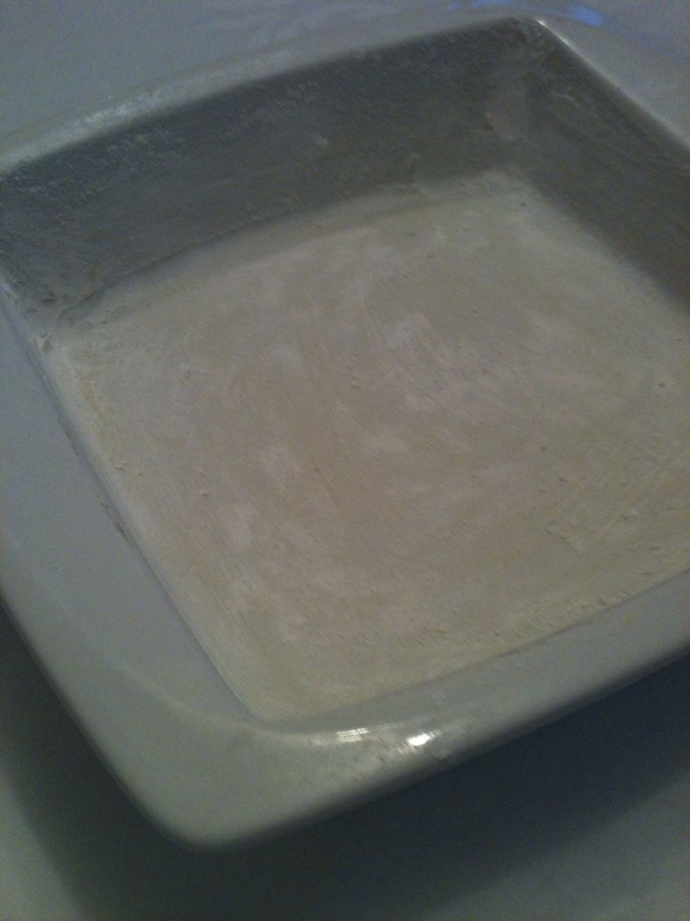 Prepare the mold. (butter and flour)