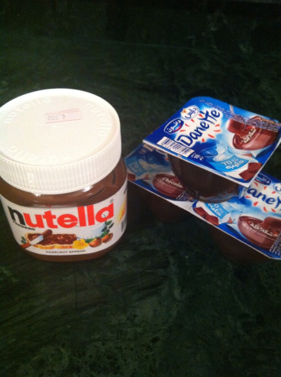 Prepare the yummy chocolate topping.. Nutella+ daneite