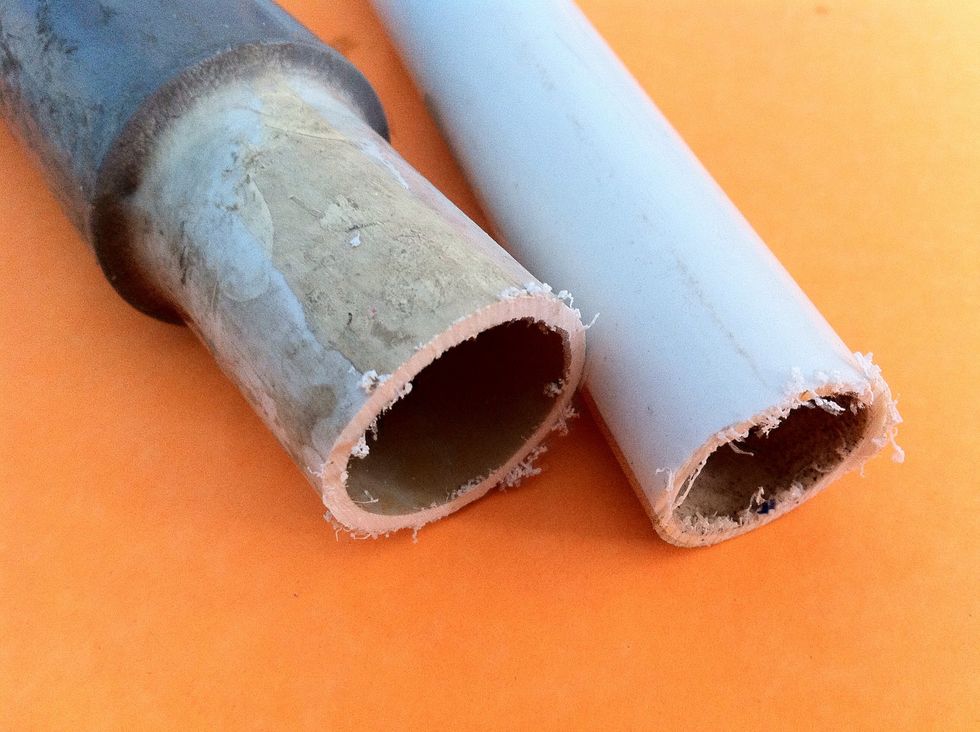Prepare water pipe, you can use old or after used water pipe to create this