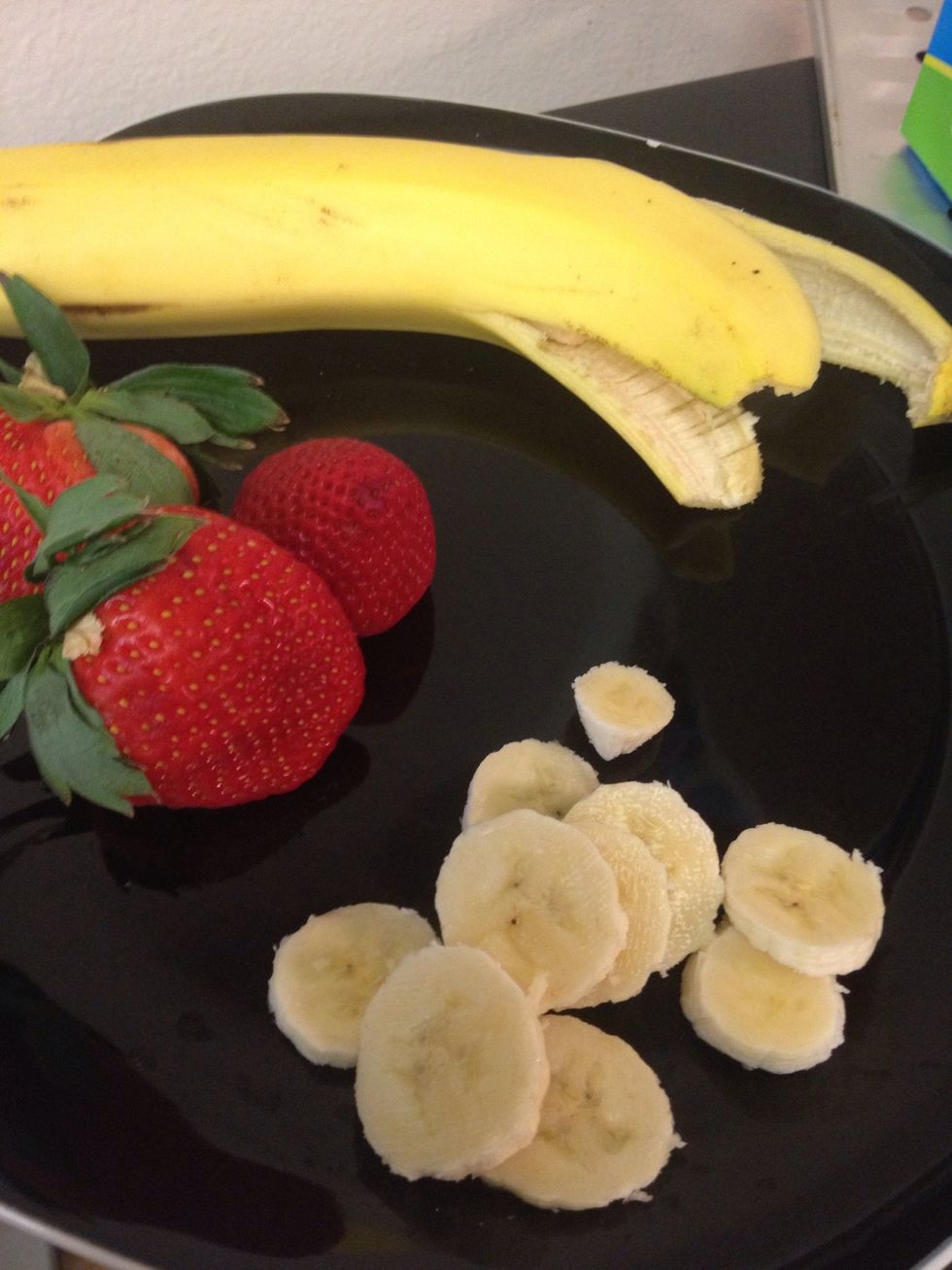 Prepare your filling. You can add anything but my son loves Nutella, strawberries and bananas