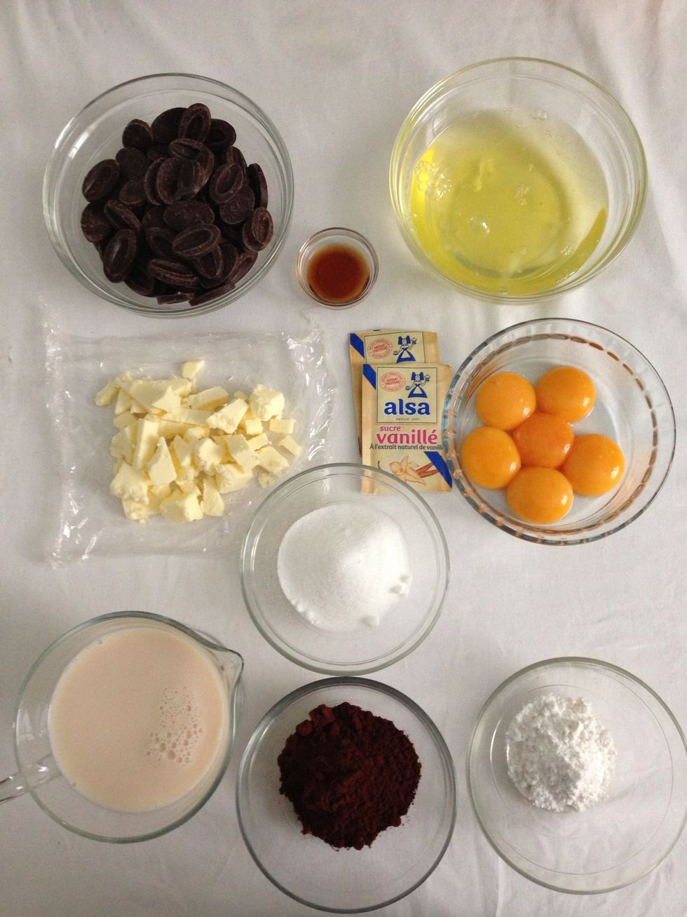 Prepare your ingredients. Here I am using 100 gm sugar & for the egg whites i am using 2 envelopes (20 gm) vanilla sugar. U can just use 20 gm sugar with a tsp vanilla extract.