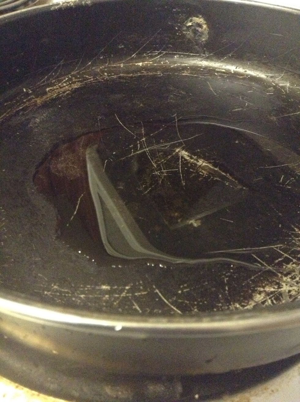 Prepare your pan, use oil