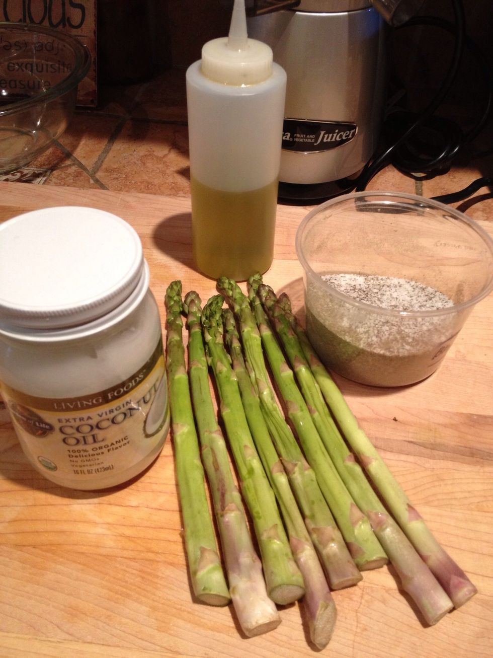Prepping for grilled asparagus