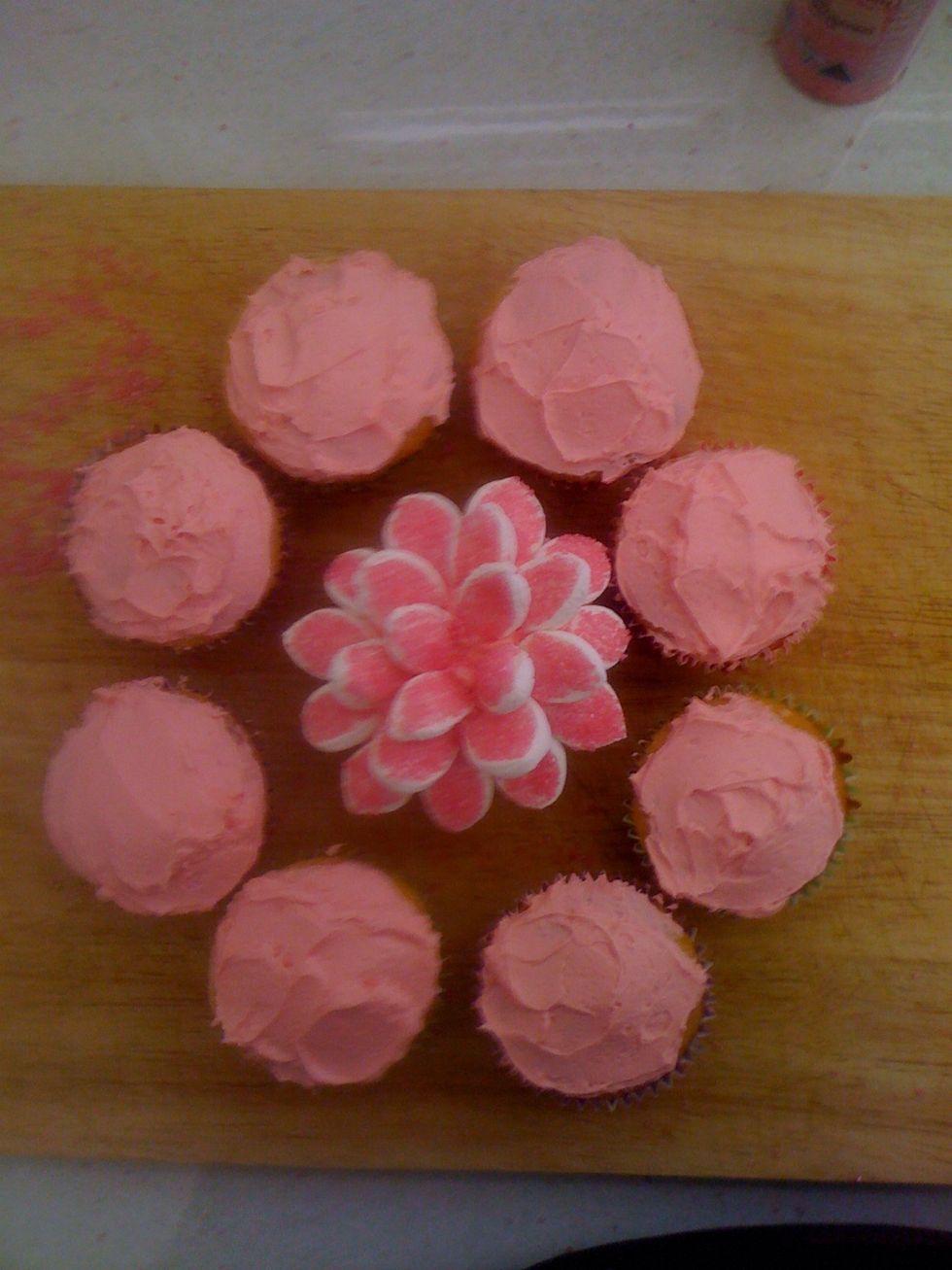 Present your cupcakes in different ways