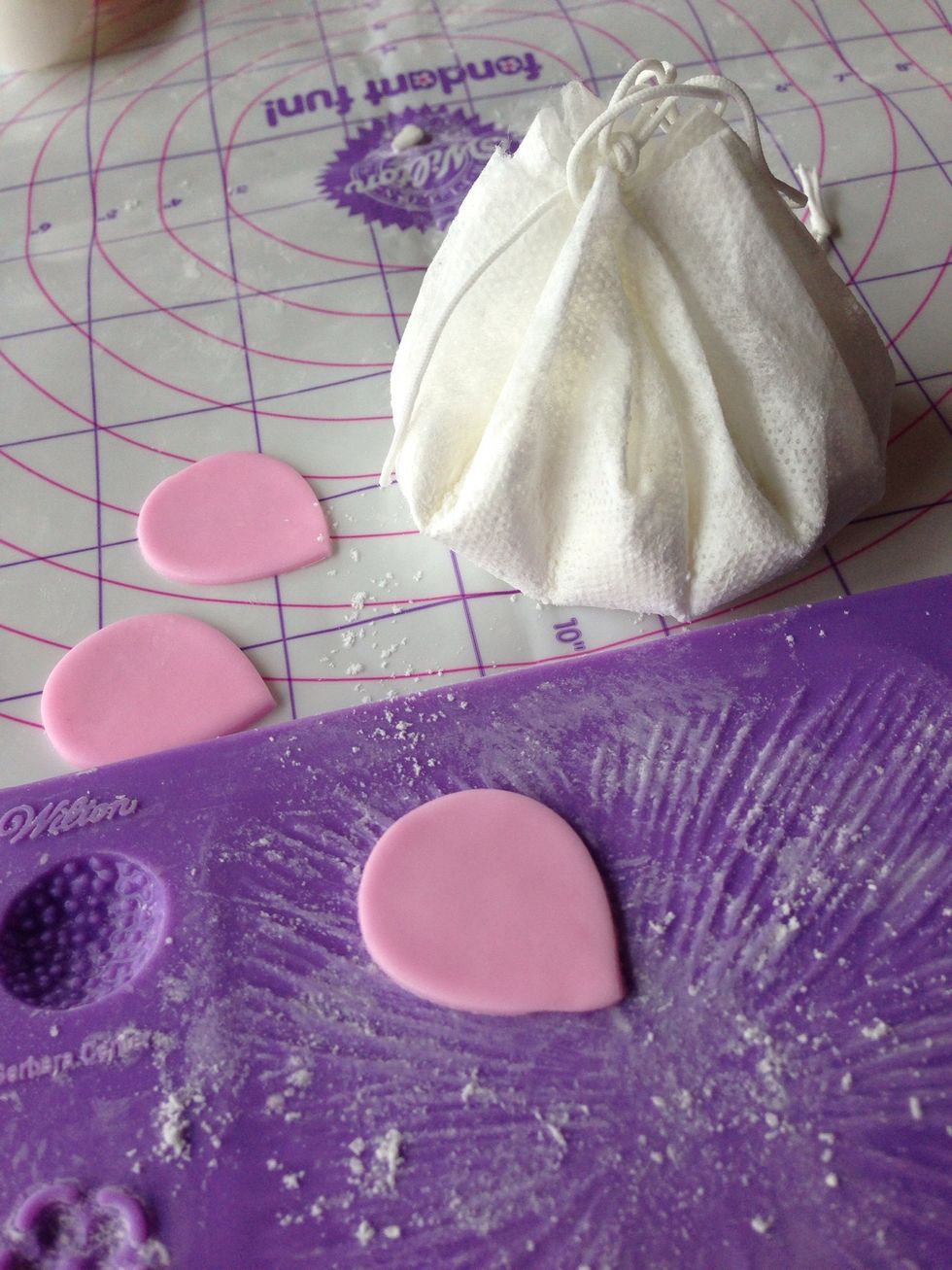 Press on veining  mold to creat realistic look