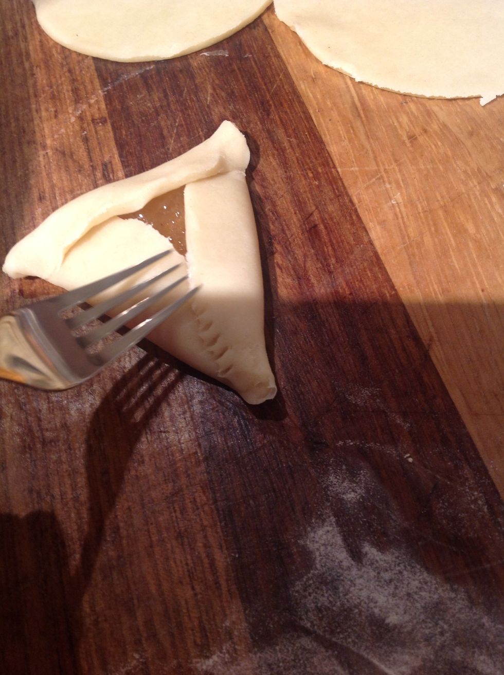 Press the corners with a fork