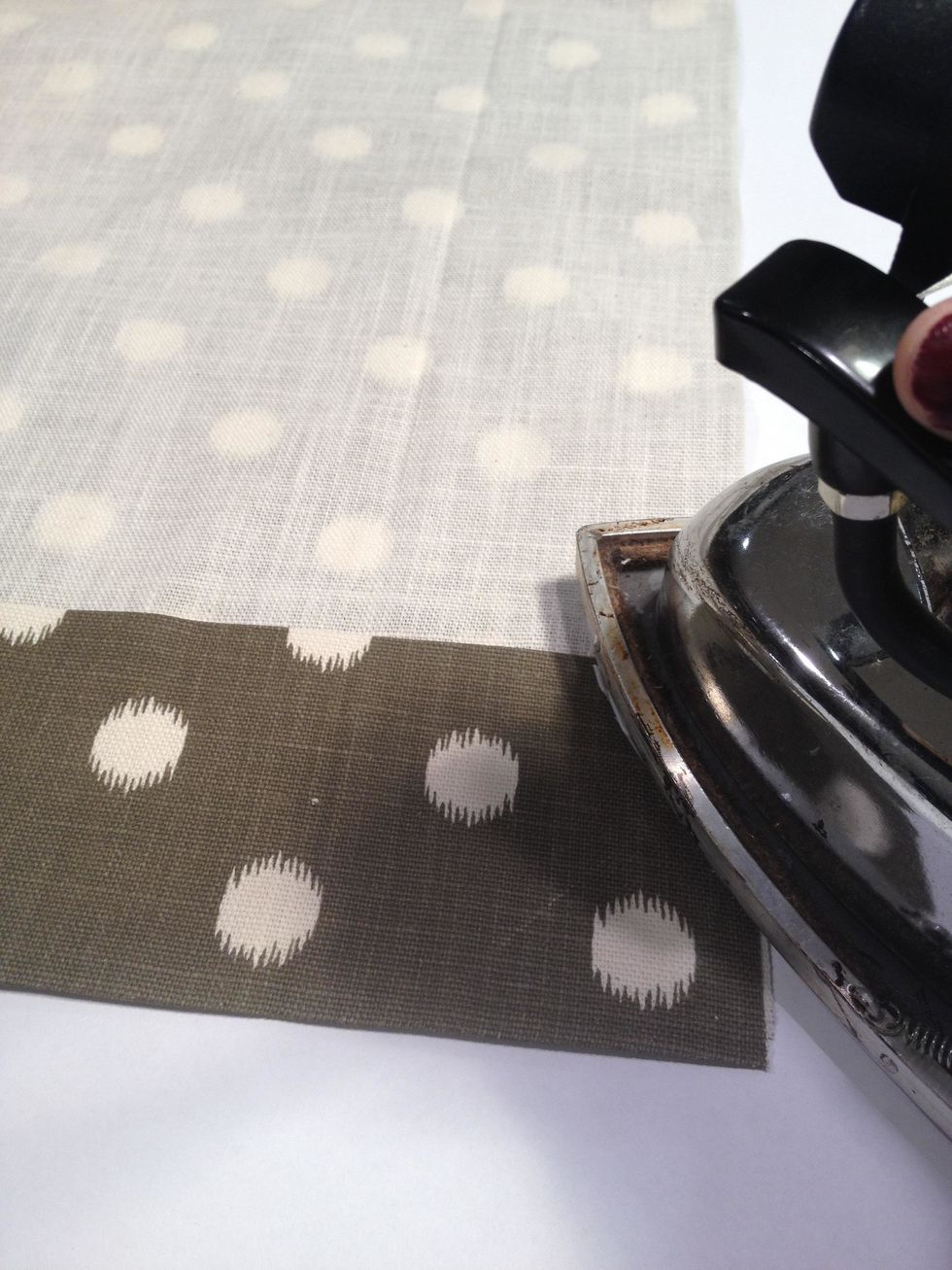 Press thoroughly with the iron.